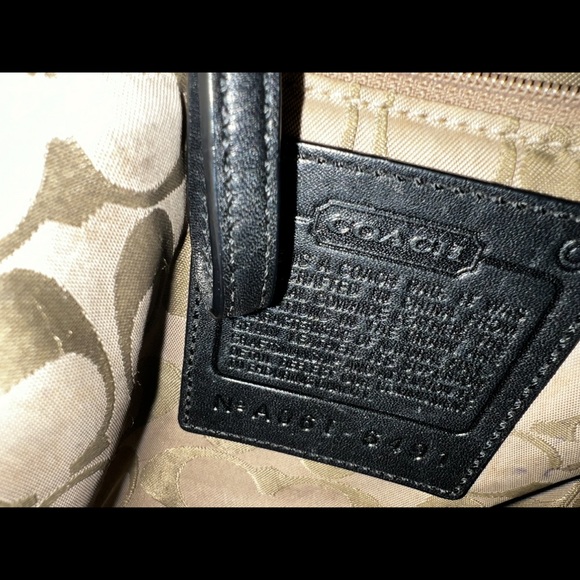 COACH SHOULDER SATCHEL TOTE BAG BLACK LEATHER ZIP GREAT BUY - Picture 8 of 10